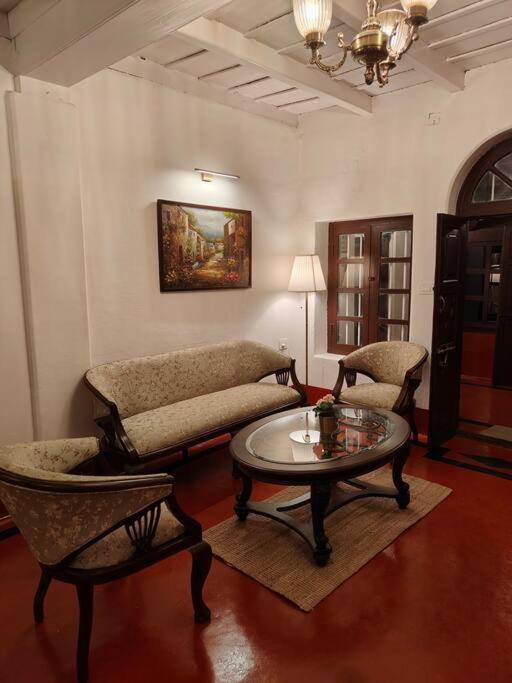 A Quaint Cottage With Rajah'S Seat View. Madikeri Exterior photo